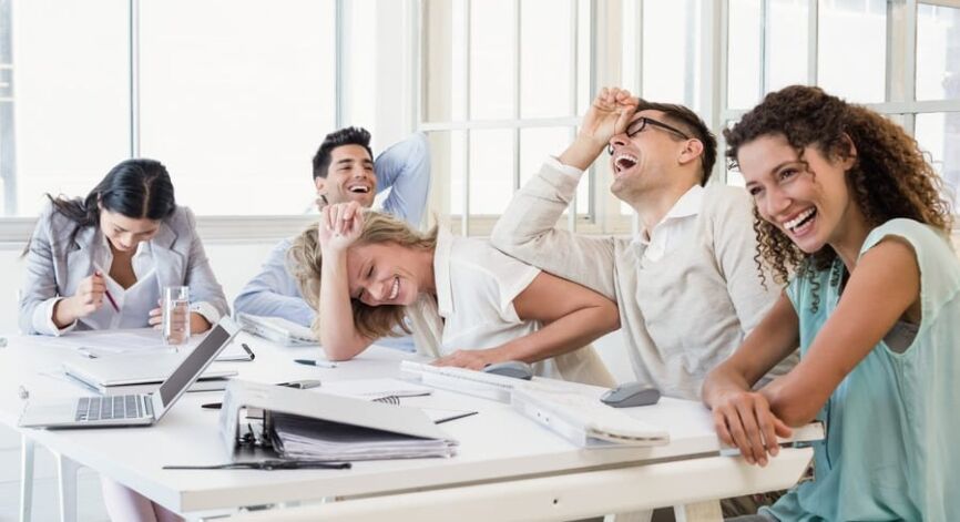 laughing Business team laughing during meeting как да засилим имунитета си