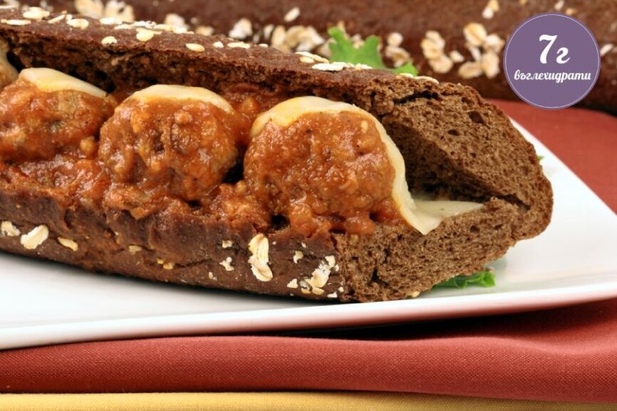 sandvich-s-keto-bezglutenov-hlqb Сандвич с кето безглутенов хляб.